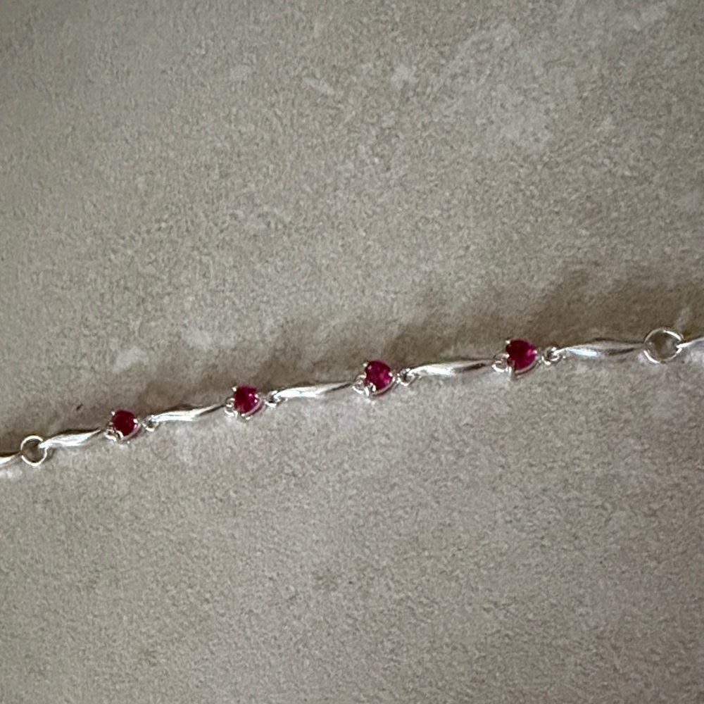 XS Elegant Silver and Red Gemstone Bracelet